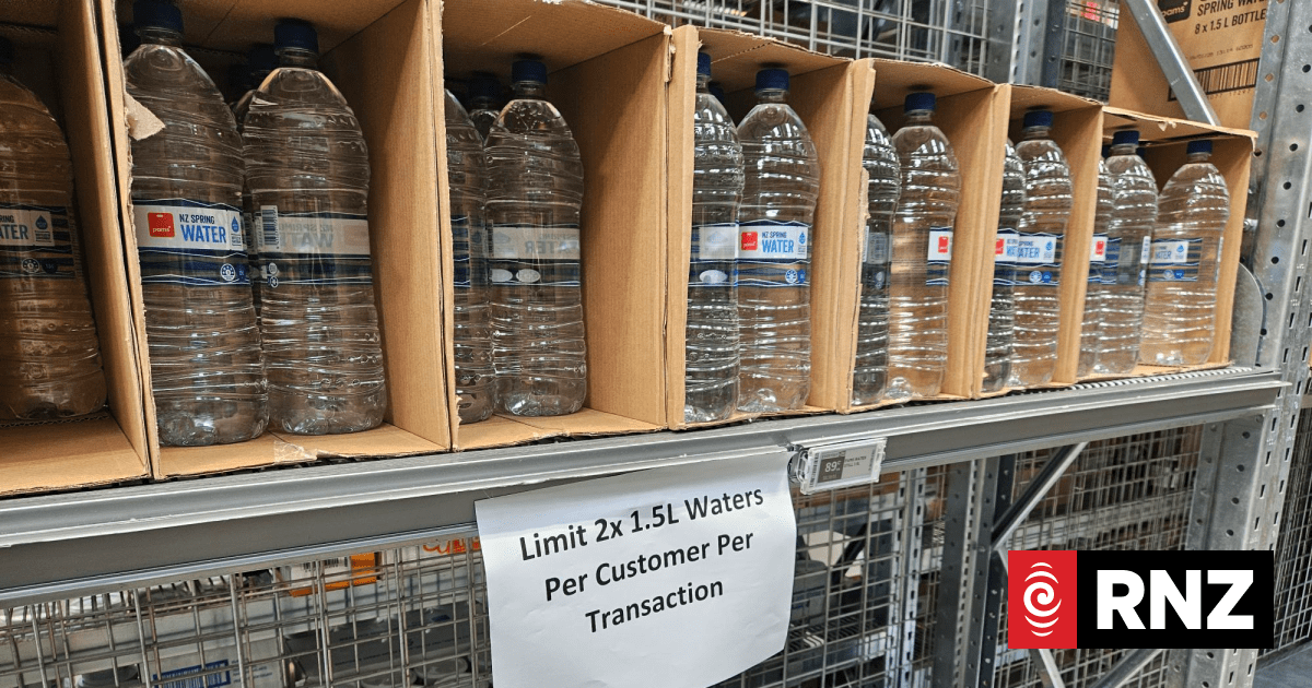 Christchurch supermarket shelves stripped of bottled water after boil water notice issued