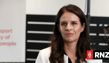 Immigration officers to get increased powers to ask suspected overstayers for identification