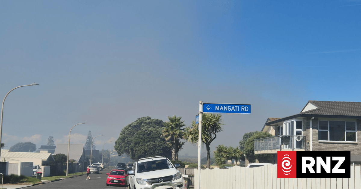 Smoke billows across New Plymouth's Bell Block and Waitara due to fire