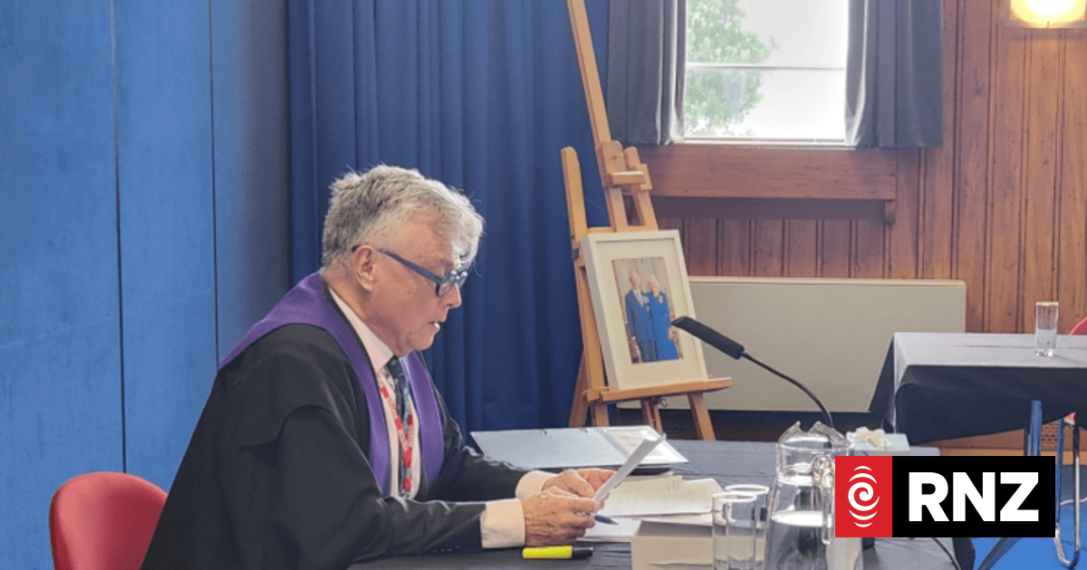 Senior navy officer allegedly encouraged junior officer to kiss them