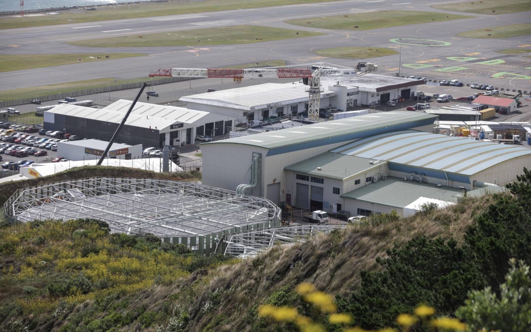Untreated water is leaking onto the capital's south coast beaches due to the Moa Point Treatment Plant flooding and being turned off from early this morning.