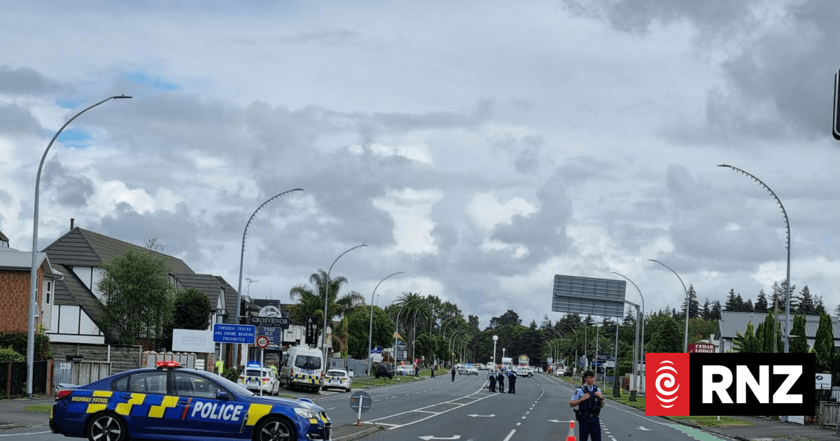 Person critical, hotel cordoned off after gunfire in Hamilton