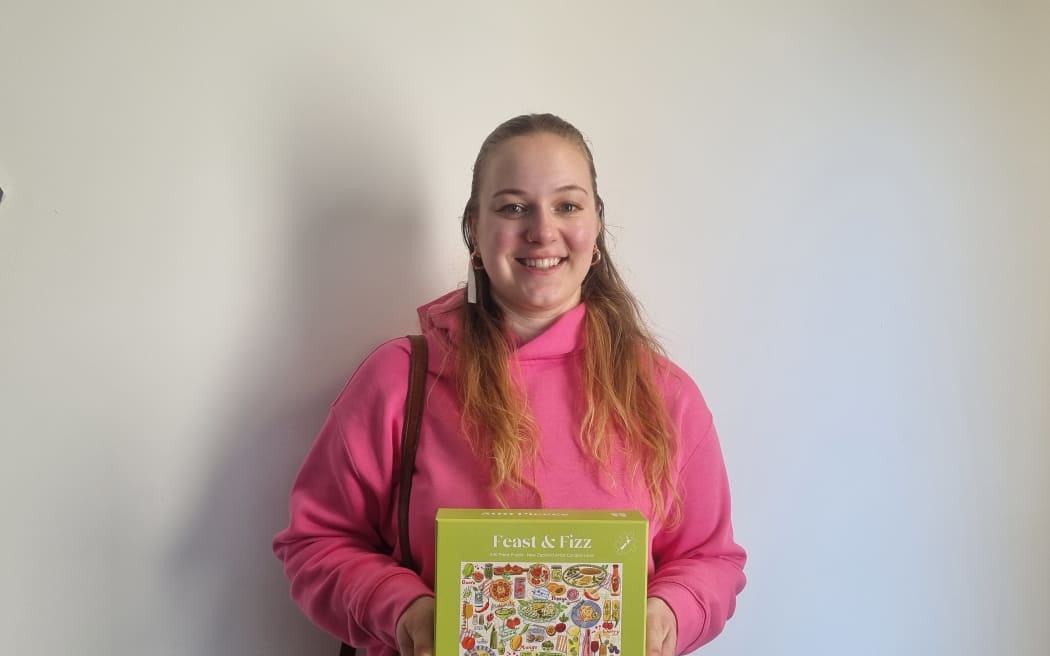 Sonja Dobson gets a bronze medal with a time of 50 minutes and 31 seconds.