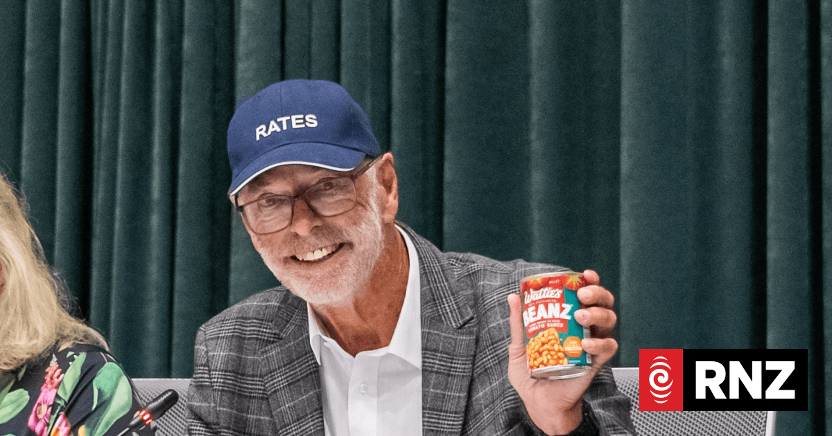 Auckland mayor Wayne Brown mocks government's proposal to cap rates