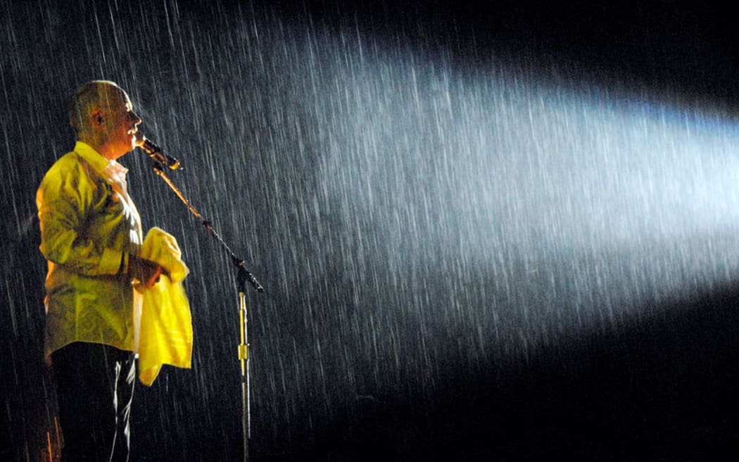 Dave Dobbyn performing at Parachute Festival, 2007