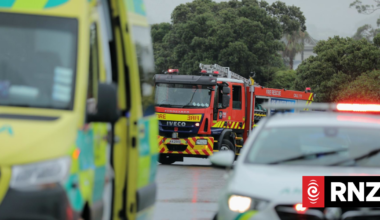 Seven people injured in two-car crash in north Auckland