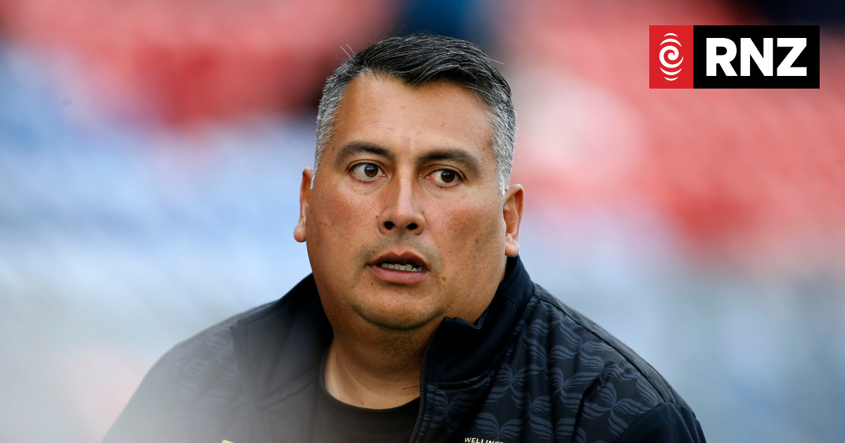 Wellington Phoenix coach quits after loss to Auckland FC