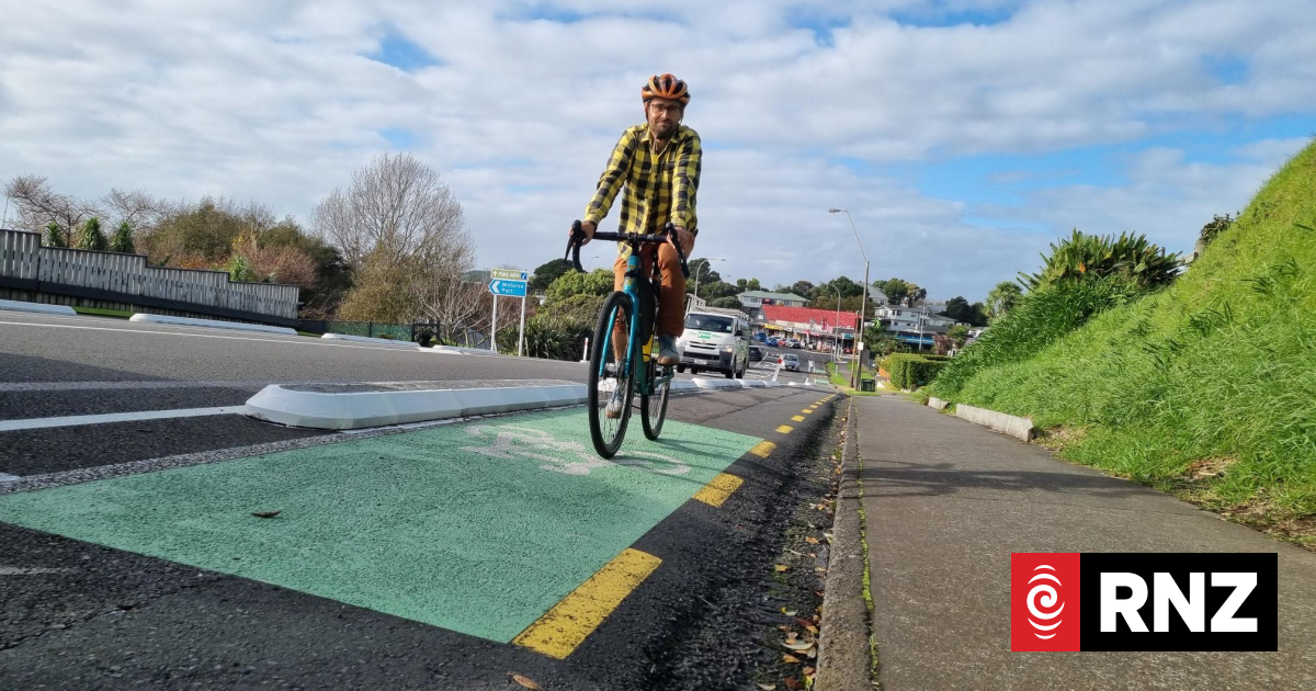 New Plymouth cycleway: 'Mallowpuff' lane dividers to replace controversial 'Tim Tams'