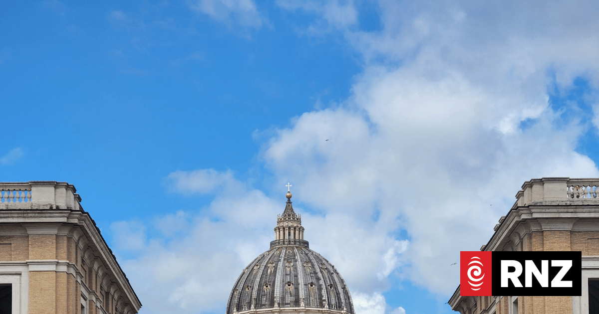 Rogue Catholic traditionalists risk showdown with Vatican