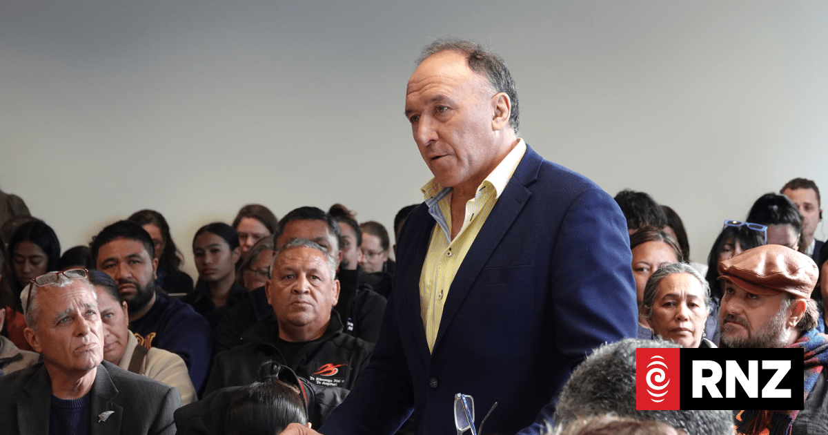 Call for Ministers to stop 'derogatory' rhetoric against councils