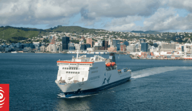 Relying on tug boat from Australia risks lives, council leaders say