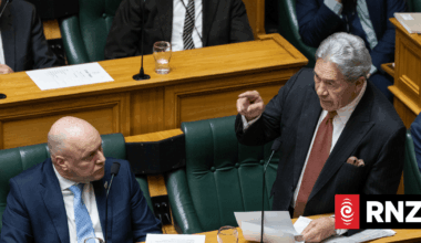 Christopher Luxon, Winston Peters 'basically calling each other liars', Chris Hipkins says