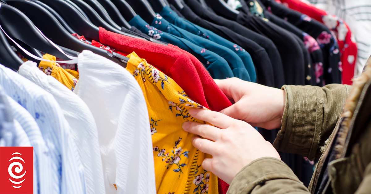 Soaring bills put households' spending on ice