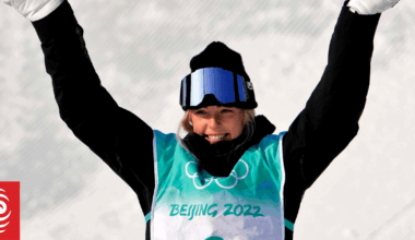 Zoi Sadowski-Synnott hits the front in Olympic Big Air qualifying