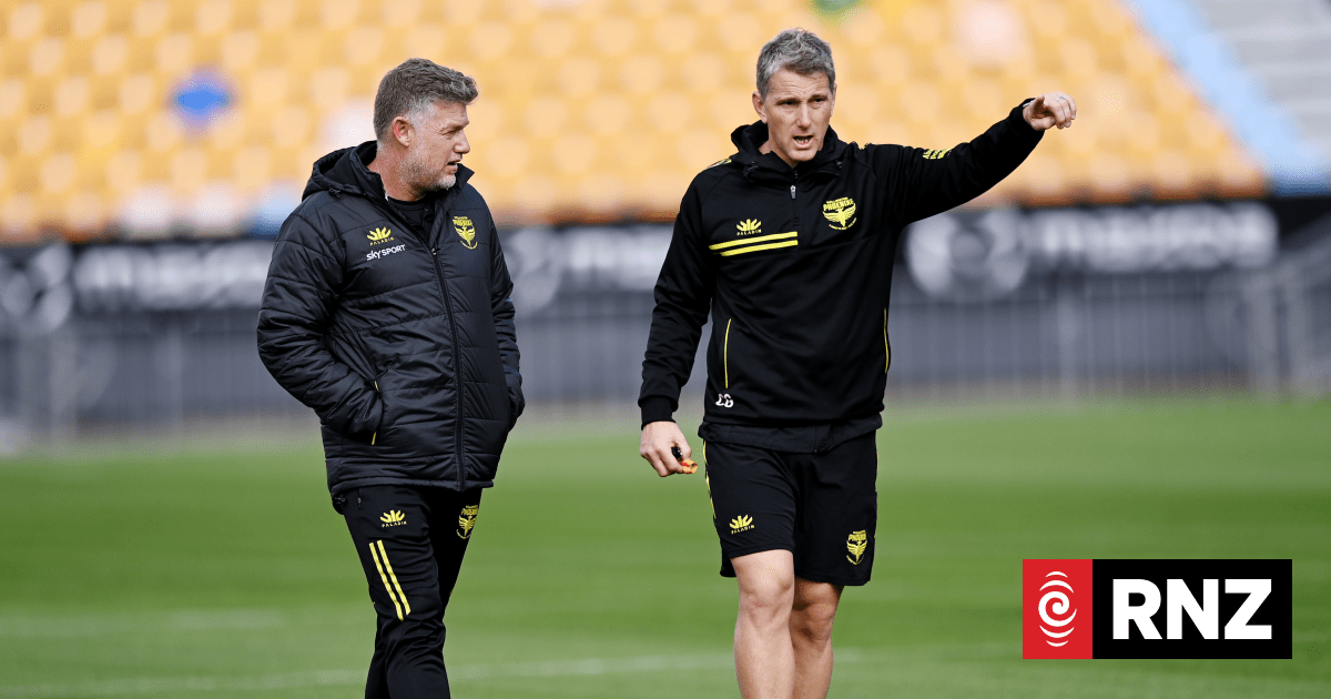 Chris Greenacre steps in as Wellington Phoenix coach for fourth time