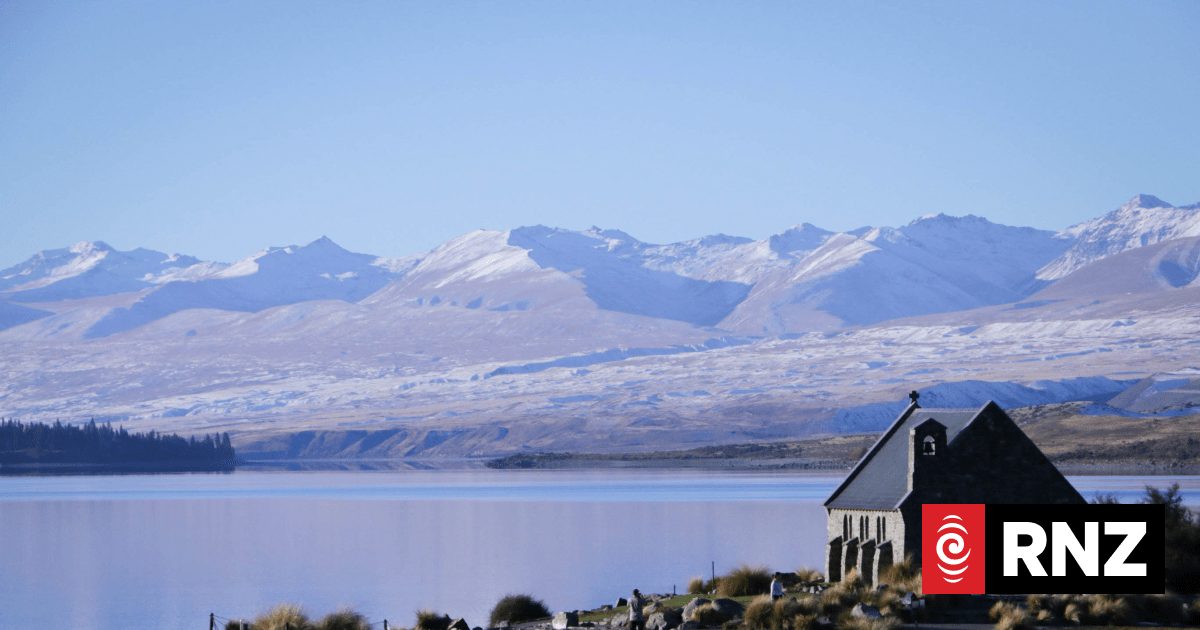 Lake Tekapo faces accommodation squeeze as holiday crowds surge