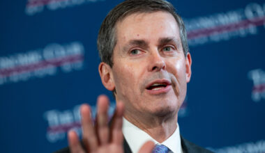 JPMorgan builds $2.93 billion stake in health care stock