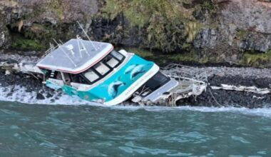 Swells dislodge wrecked catamaran from rocks in Akaroa Harbour