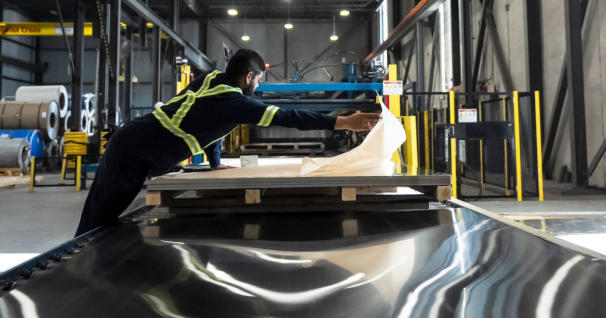 Canada losses 25,000 jobs in January