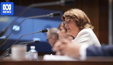 Bullock says government spending not sole factor pushing inflation higher as political fight heats up