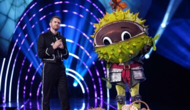Masked Singer UK host confesses moment he 'gave away' star's identity | TV & Radio | Showbiz & TV