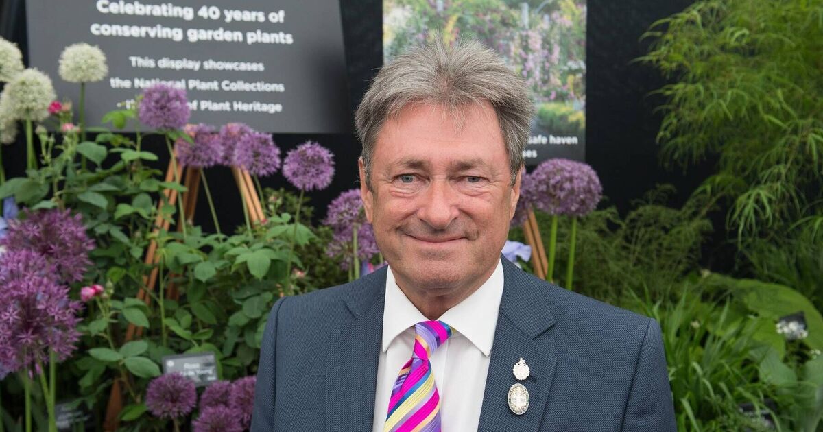 Alan Titchmarsh tells gardeners to do crucial job 'right now' for spring plants to thrive