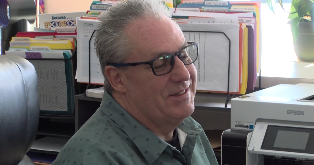 Local man overcomes addiction struggles, becomes licensed substance abuse counselor | Local News