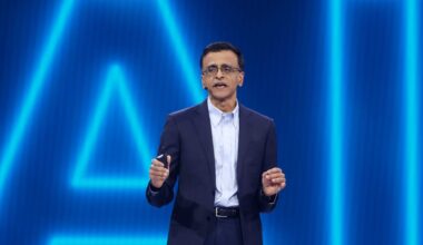 Snowflake CEO Says Software Could Become a 'Dumb Data Pipe' to AI