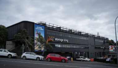 2Degrees rooftop satellite station in central Auckland angers residents