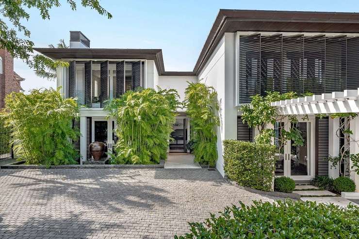 The new owners of a five-bedroom luxury mansion on Ronaki Road, in Auckland’s Mission Bay, flicked it on for $23m, two months after they shelled out $22m for it. Photo / Supplied