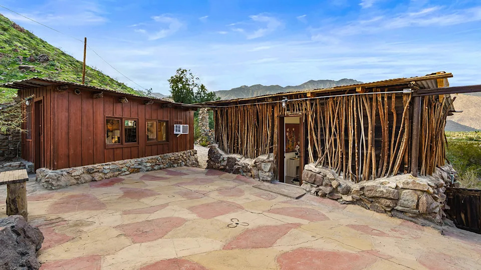 2550 South Araby Drive casitas