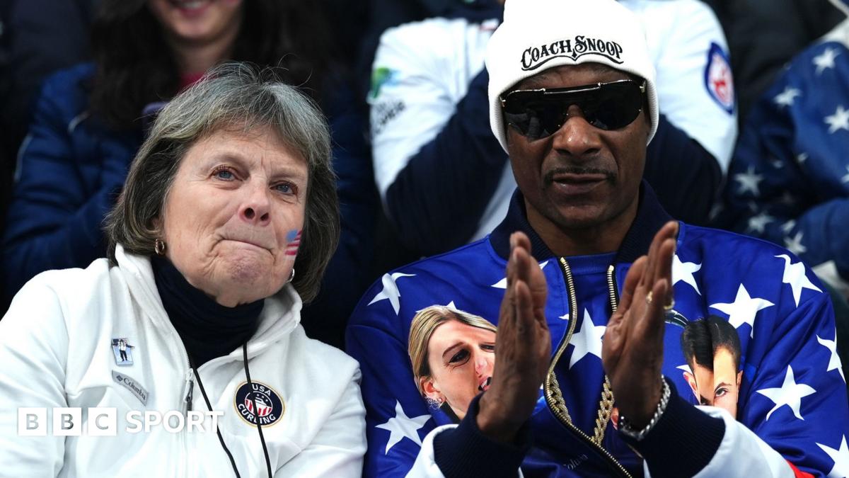 Snoop Dogg at the curling