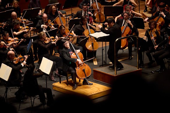 Zlatomir Fung gave a subtle and deeply lyrical account of Saint-Saëns’ Cello Concerto No.1.