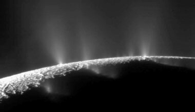 Huge Web of Hidden Electromagnetic Waves Discovered Around Tiny Ice World : ScienceAlert