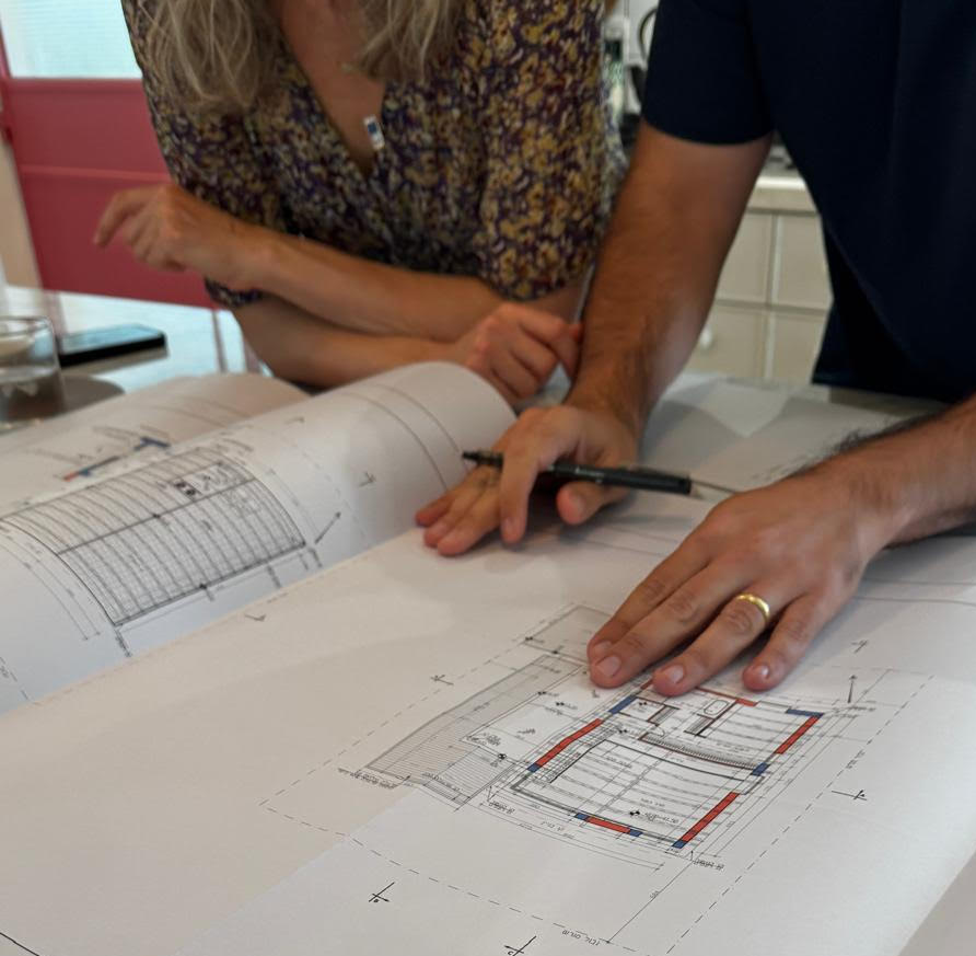 Prepare for 2, 3 or 400 sketches (Photo: Noa Harel-Hendin) משפחת הנדין