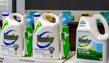 German agrichemical giant Bayer proposes class settlement for weedkiller cancer claims