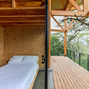 House in the Woods / Espinoza Carvajal Arquitectos - Interior Photography, Bedroom, Wood, Handrail