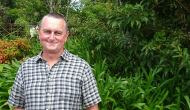 Cop-turned-novelist writes handbook on police procedures out of frustration over common crime-writer mistakes