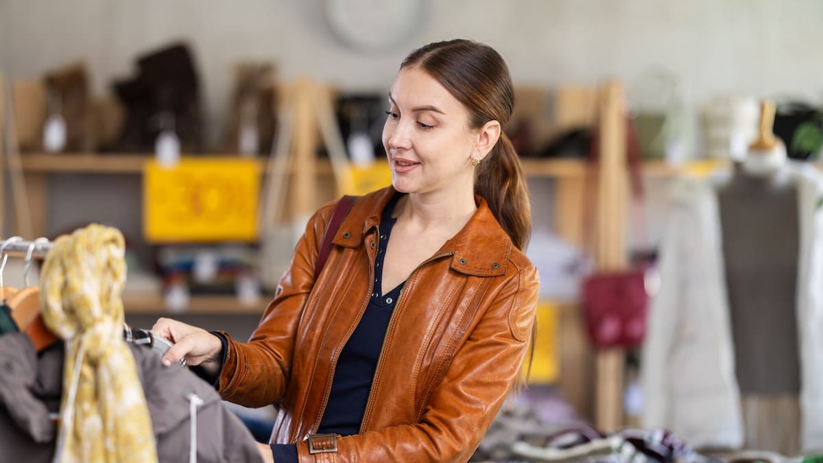 Retail spending sees solid rise in December quarter