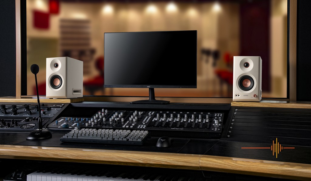 Edifer MR5 Studio Speakers in White