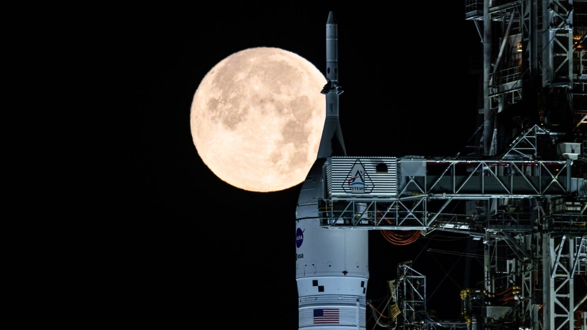 NASA Restarts Countdown After Fixing Hydrogen Leaks on Its Moon Rocket : ScienceAlert