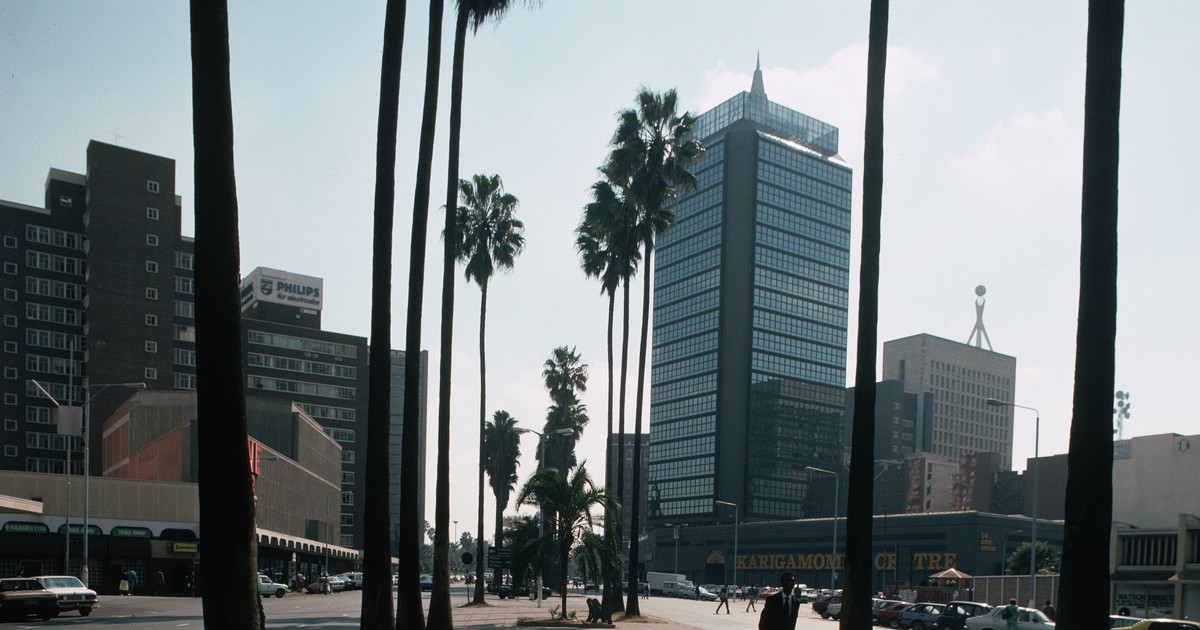 Cash crunch in Zimbabwe leaves South African miner chasing $100m