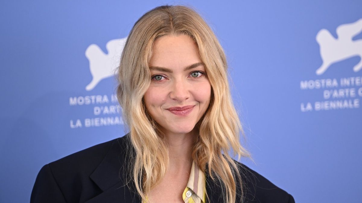 Amanda Seyfried details wearing 'prosthetic butthole' during NSFW scene