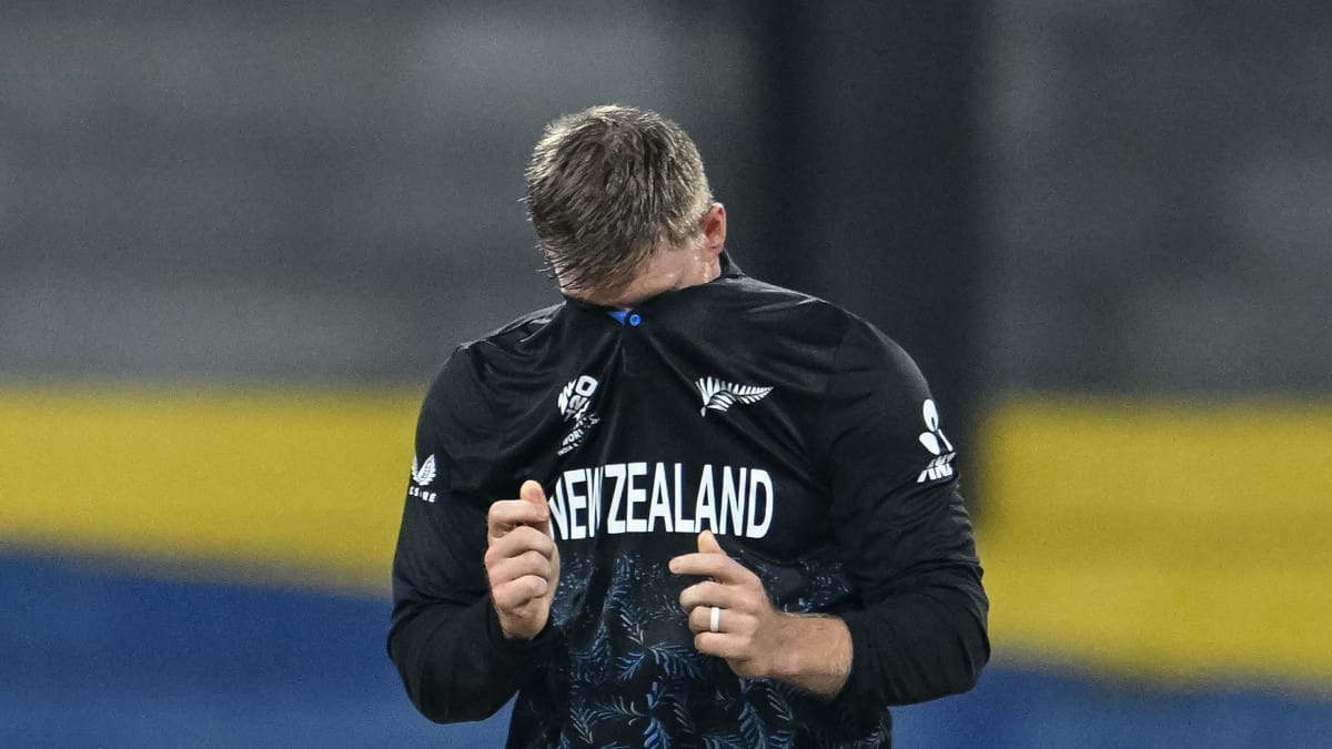 Black Caps v England result: New Zealand face nervous wait for T20 World Cup semifinal spot after defeat in Colombo