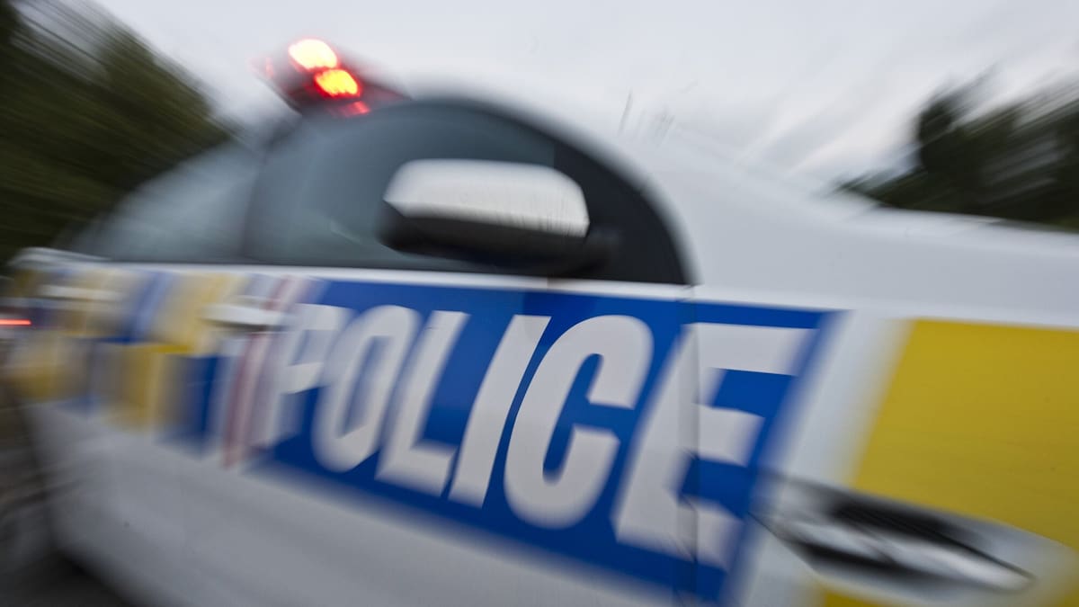 Police carry out armed traffic stop after dramatic car chase in Northland