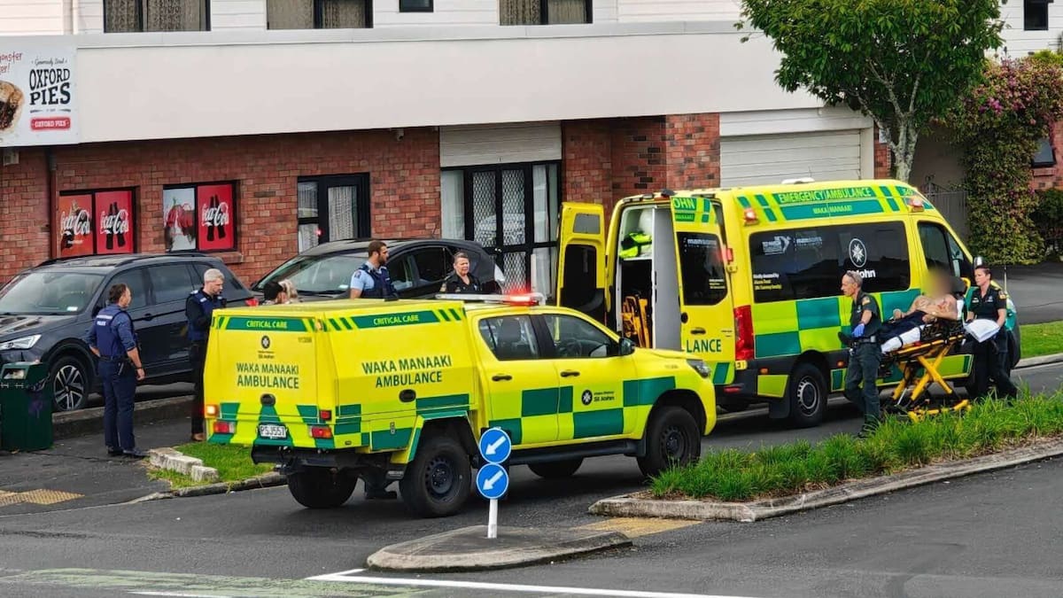 Wanted man shot by police after armed standoff in Hamilton carpark