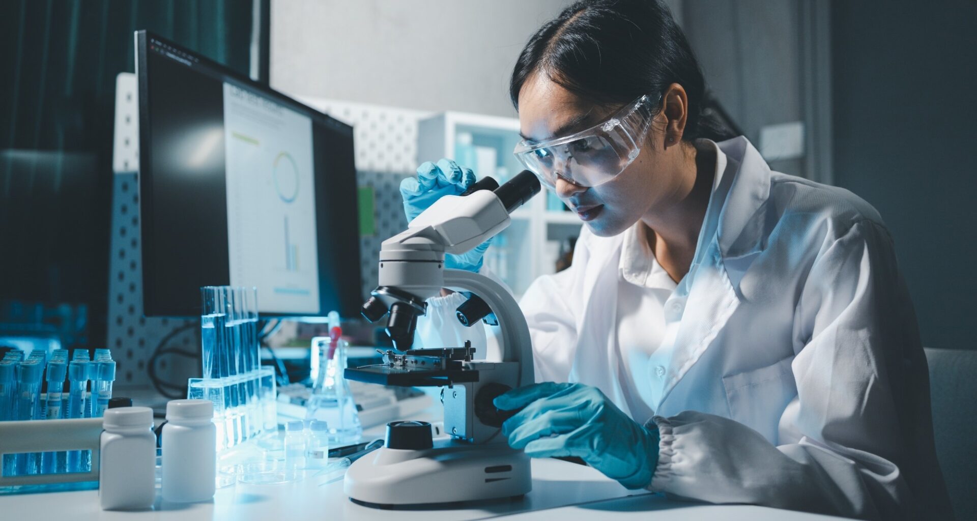 Scientist working in laboratory.