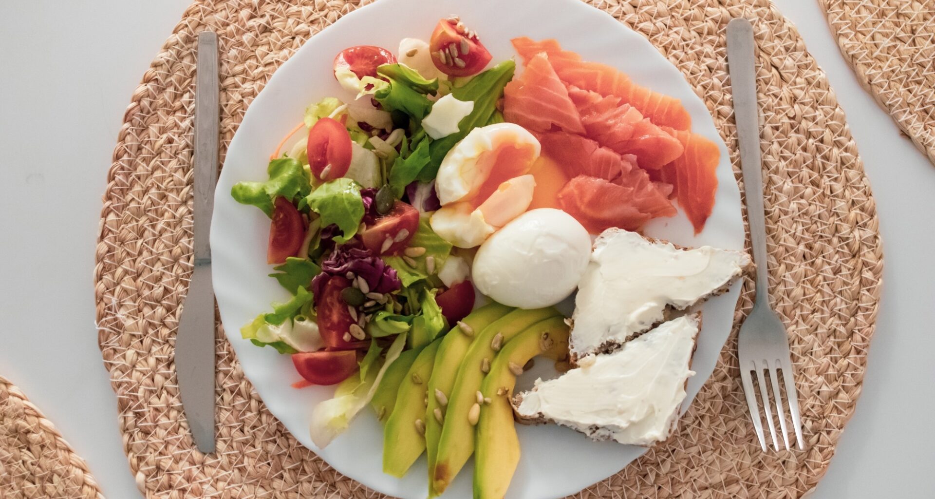 Study: Big breakfast diet composition impacts on appetite control and gut health: a randomized weight loss trial in adults with overweight or obesity. Image Credit: An Dvi / Shutterstock