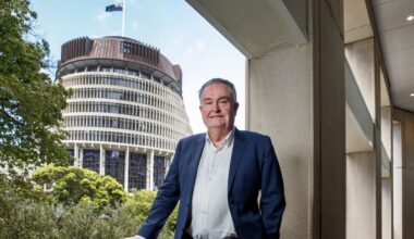 Most politicians hesitant to heed Treasury warnings on curtailing cost of NZ Superannuation