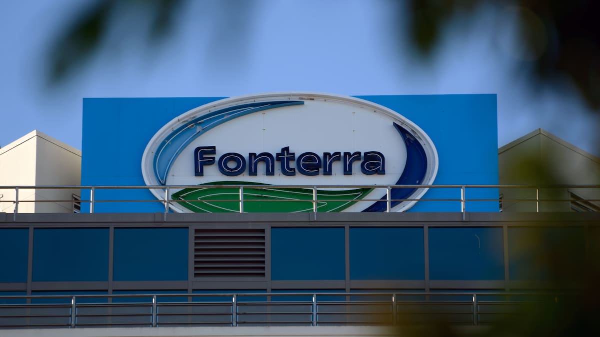 Heavy end to week as big stocks drag sharemarket 1% lower – Market close